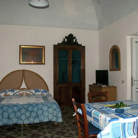 Monolocali Giancos Ponza