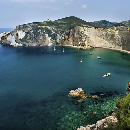 Monolocali Giancos Ponza